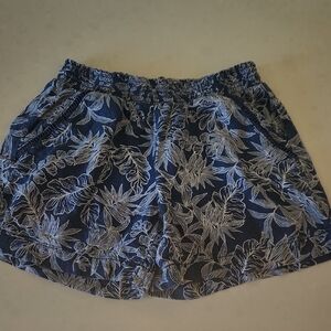 Briggs New York Blue and White Floral Linen Blend Shorts